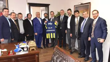 Mosturoğlu'ndan Göğebakan'a Fenerbahçe Forması