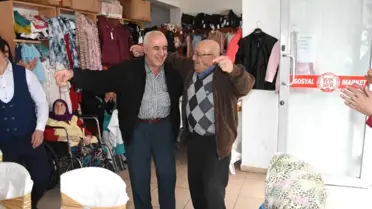 Huzurevi Sakinleri Sosyal Market'te Moral Depoladı