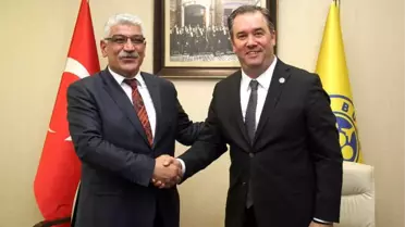 Buca'da Memurların Toplu Sözleşme Sevinci
