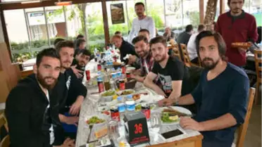 Teknik Heyet ve Takım Arkadaşlarına Balık Ziyafeti Çektiler
