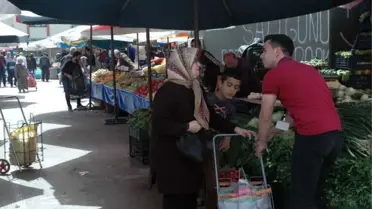 Gönüllü 6 Lise Öğrencisi Yardım Timi Kurdu, Yardım Edene Kadar Akla Karayı Seçti