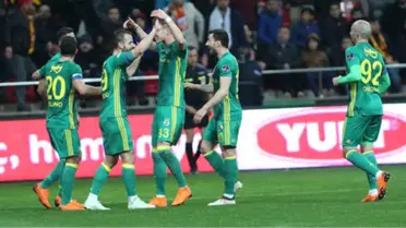 Fenerbahçeli Aatif Chahechouhe: Salakça Sarı Kart Gördüm