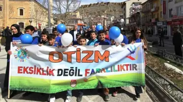 Otizme Farkındalık İçin Yürüdüler