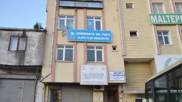 Üye Kaydı İçin Geldikleri Parti Binasında Hayatlarının Şokunu Yaşadılar
