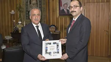 Byegm Erzurum İl Müdürü Küçükece, Rektör Çomaklı'ya 'Türkiye 2017' ve 'Harp Mecmuası' Eserlerini...