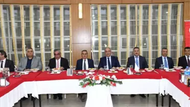 Emekliye Ayrılan Vali Yardımcısı Yusuf Özdemir'e Veda Yemeği