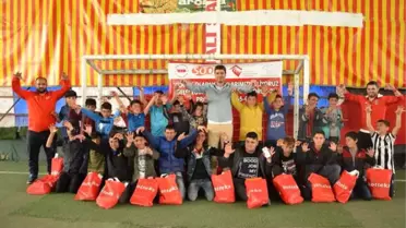 Asp, Sokakta Çalıştırılan Çocuklara Yönelik Futbol Kursu Açtı