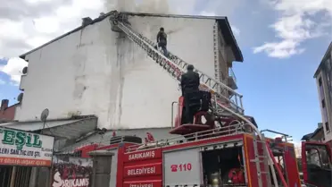 Çatıda Çıkan Yangın Korkuya Neden Oldu