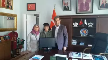 Başkan Özkan'dan İmam Hatip Lisesi Öğrencisine Bilgisayar