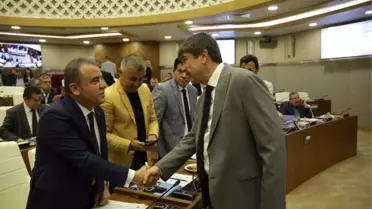 Büyükşehir Meclisinde Konyaaltı Sahili'nin İhalesi Tartışıldı