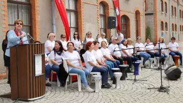Emekleri Göz Doldurdu
