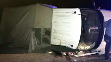 Kütahya'da Elektrik Panosu Yüklü Kamyonet Devrildi: 1 Ölü, 2 Yaralı