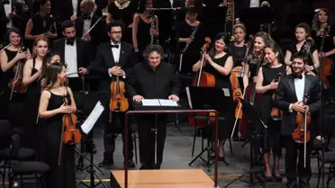 Senfonide Şef Souıllot'dan Müthiş Performans