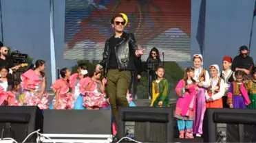Edis, Konser Sırasında Çocuk Hayranlarının İzdihamına Uğradı