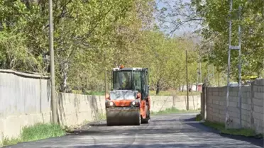 Vali Arslantaş, Köy Yollarında Başlatılan Sıcak Asfaltlama Çalışmalarını Yerinde İnceledi