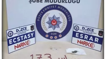 Düzce'de Uyuşturucu Satıcılarına Operasyon: 5 Gözaltı