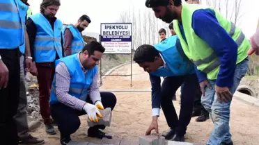 İpekyolu'nda Yol Yapım Çalışması