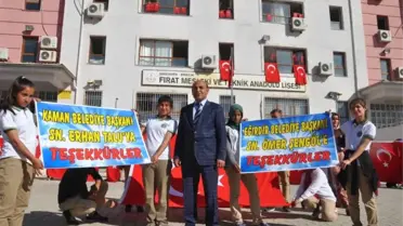 Şanlıurfalı Liseliler'den Kaman Belediye Başkanı Talu'ya Teşekkür Pankartı