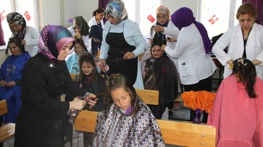 Öğrencilere 23 Nisan Hediyesi