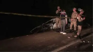 Otomobil ile Mermer Yüklü Tır Çarpıştı: 2 Ölü