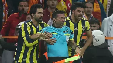 Yardımcı Hakeme Su Şişesi Atan Taraftar, 3 Bin TL Cezaya Çarptırıldı