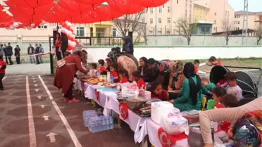 Miniklerden Mehmetçik Vakfı İçin Kermes