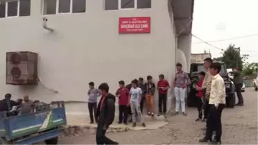 Siirtli Çocuktan Belediye Başkan Vekili Taşkın'a Gül Demeti