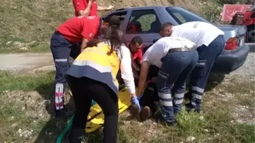 Adana'da Otomobiller Kafa Kafaya Çarpıştı: 1 Yaralı