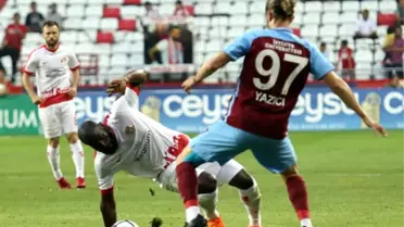 Spor Toto Süper Lig: Antalyaspor: 1 - Trabzonspor: 1 (İlk Yarı)