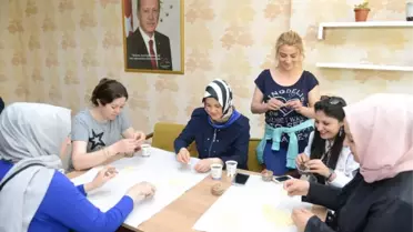Kursiyerler İhtiyaç Sahipleri İçin Mantı Büktü