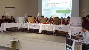 Öğrenciler Bilgi Yarışmasında Birbirleriyle Yarıştı