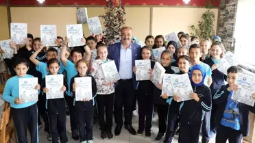 Atatürk'e Mektup Yazan Çocuklar Kitaplarına Kavuştu