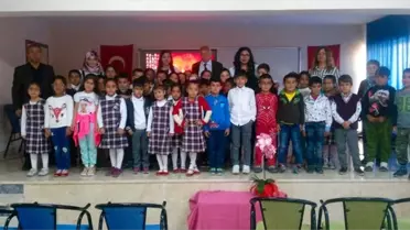 İlkokul Öğrencilerine Diş Sağlığı Eğitimi