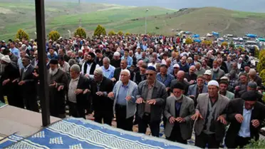 Selin Vurduğu Ankara'da 2 Bin Kişi Yağmur Duasına Çıktı