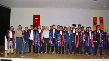 Aü İlahiyat Fakültesi'nde Coşkulu Mezuniyet Töreni