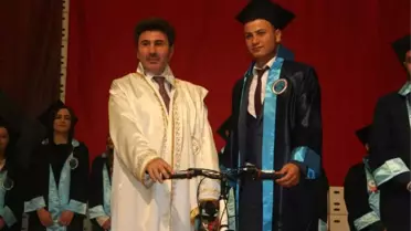 7 Aralık Üniversitesinden 2 Bin Kişi Mezun Oldu