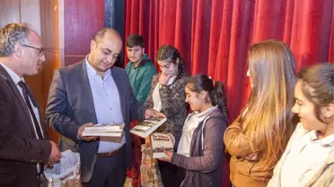 Ahlat Kaymakamlığından Öğrencilere Kitap Desteği