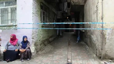 Tahliye Edilen Bina Sakinlerinin Endişeli Bekleyişi Sürüyor