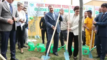 Bakan Eroğlu Fidan Dikti