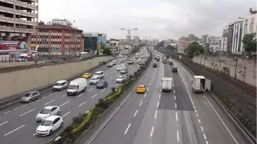 Makas Atan Trafik Magandaları İstanbul Yollarında Cirit Atıyor!