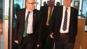 Lemi Keskin Listesini Divana Sundu
