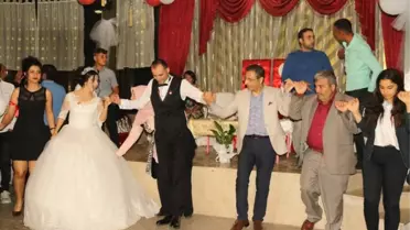 Başkan Pamuk, Hakkari Gazisinin Düğününde Halay Çekti
