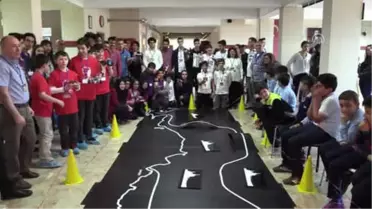 Öğrencilerin Robotları 'Egemenlik Yolunda' Yarıştı