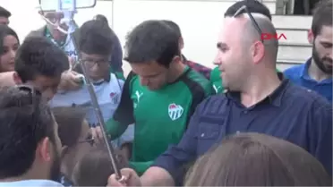 Bursaspor'da Birçok Oyuncu Ülkesinin Yolunu Tuttu
