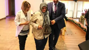 Okuma Yazma Öğrenen 3 Kişi Umre ile Ödüllendirildi