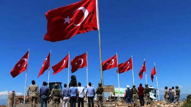 9 Şehit Verilen Tepeye 9 Türk Bayrağı Dikildi