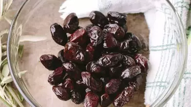 Her Gün 1 Avuç Zeytin Yiyin
