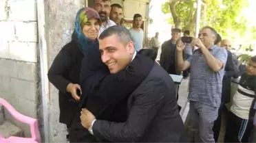 Taşdoğan'dan Adaylık Sevincini Annesi ile Yaşadı