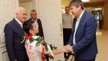 Uzun, Türel'e Dünya Şampiyonluğu Sözü Verdi