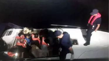 Sürat Teknesiyle Kaçmak İsterken Yakalandılar